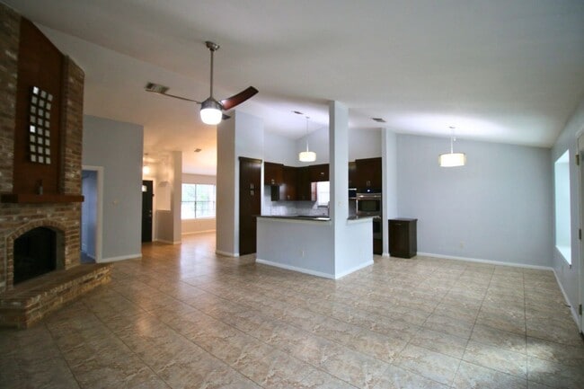 Building Photo - 9347 Laurel Grove