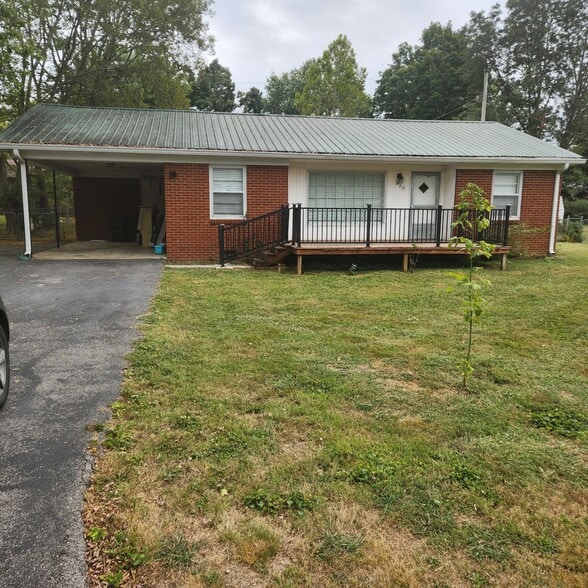 Primary Photo - 320 Roney Dr