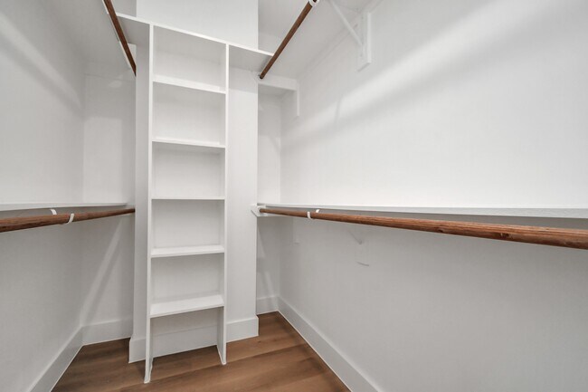 Building Photo - 4706 Gunter St