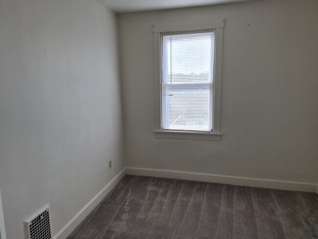 Building Photo - 1410 Beechview Ave