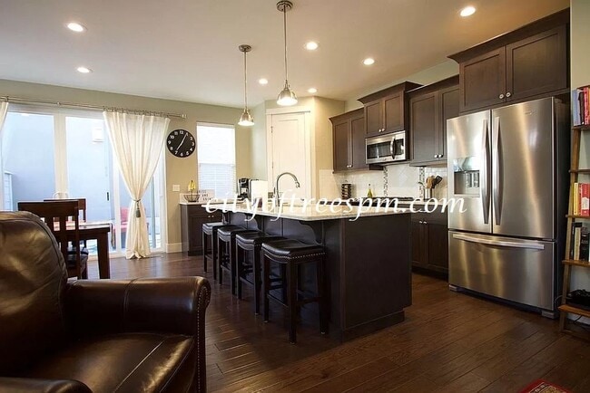 Building Photo - Harris Crossing at Harris Ranch.