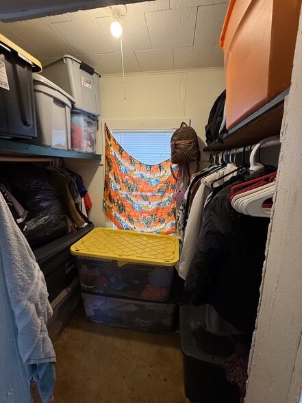 Building Photo - 233 Niagara St