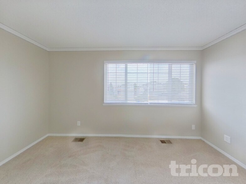 Building Photo - 5119 Chaise Dr