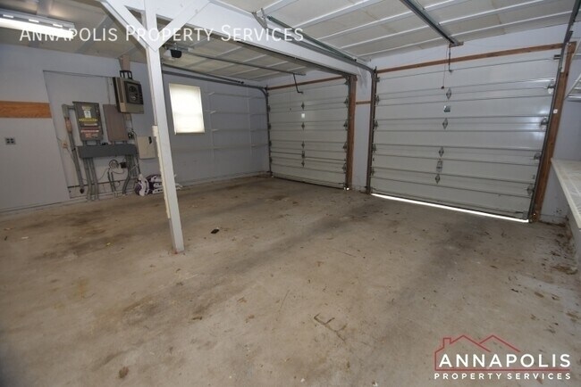 Building Photo - 7809 Locust Wood Rd