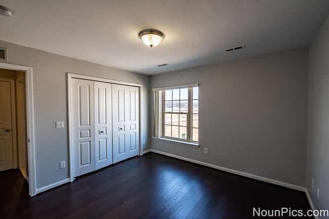 Building Photo - Beautiful 3 bedroom Condominium in Hazel Park