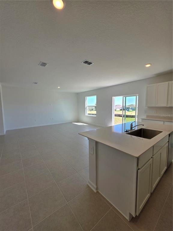 Building Photo - 3382 Alexander Dr