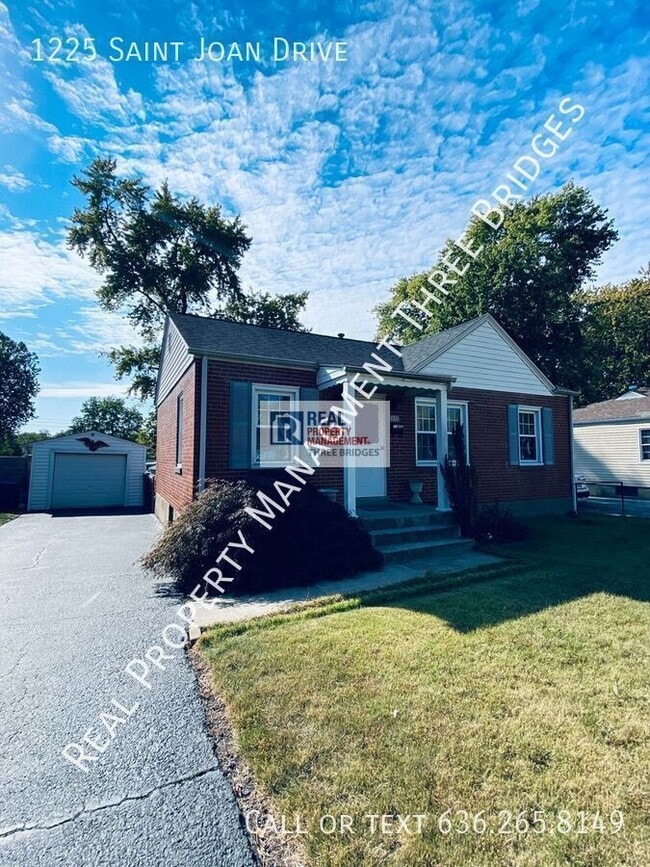 Building Photo - 1225 St Joan Dr