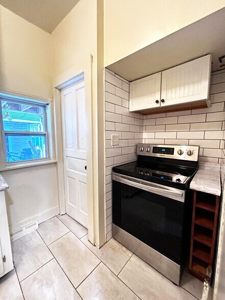 Building Photo - 37 W Dorrance St