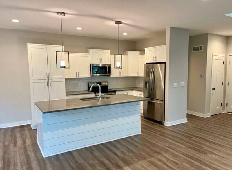 Building Photo - 6942 W 162nd Ct