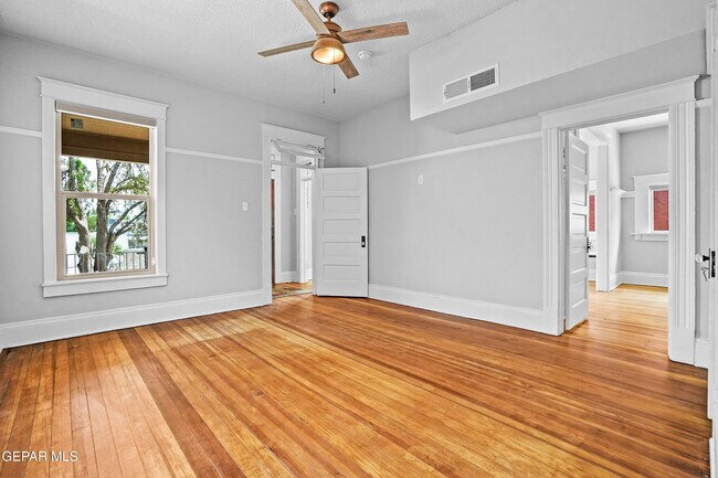 Building Photo - 305 E River Ave