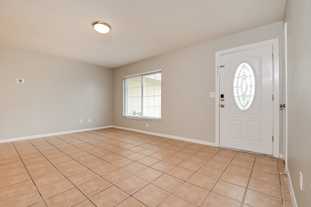 Building Photo - 420 Silver Hill Dr