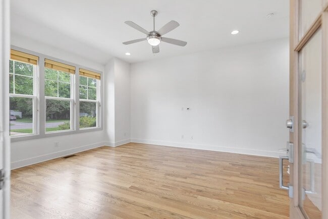 Building Photo - East Nashville Charmer