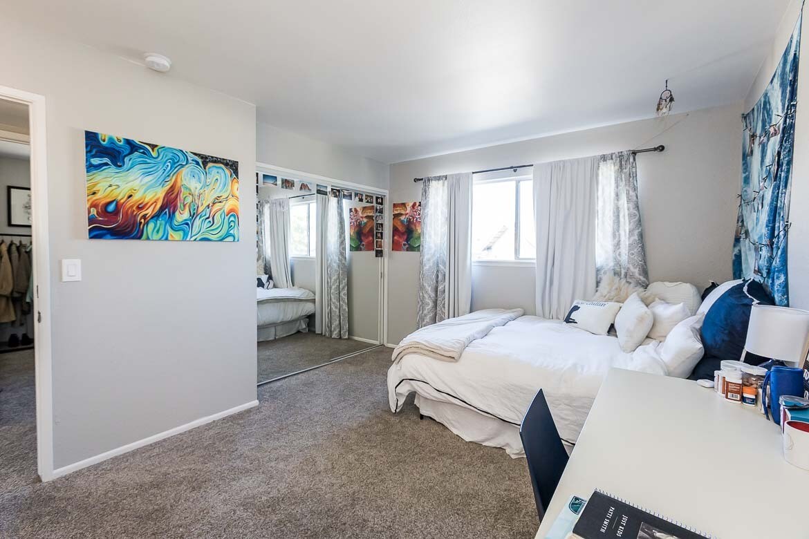 Building Photo - 1750 Prefumo Canyon Rd