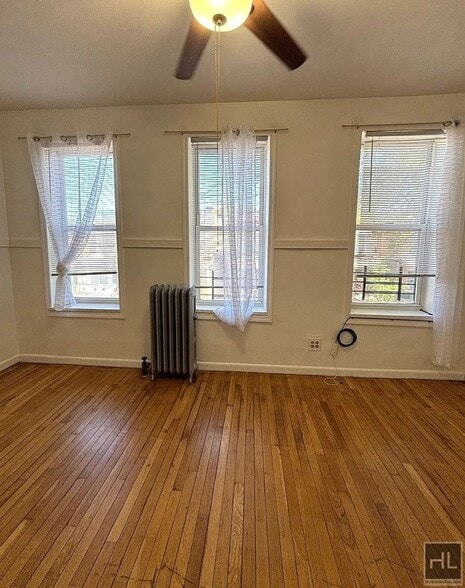 Primary Photo - 3BR 1BA Top Floor Brick Townhouse w/ Commu...