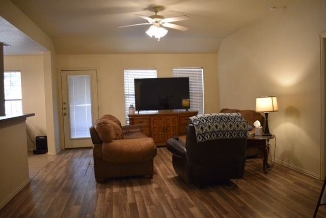Building Photo - 2216 Arrowhead Dr