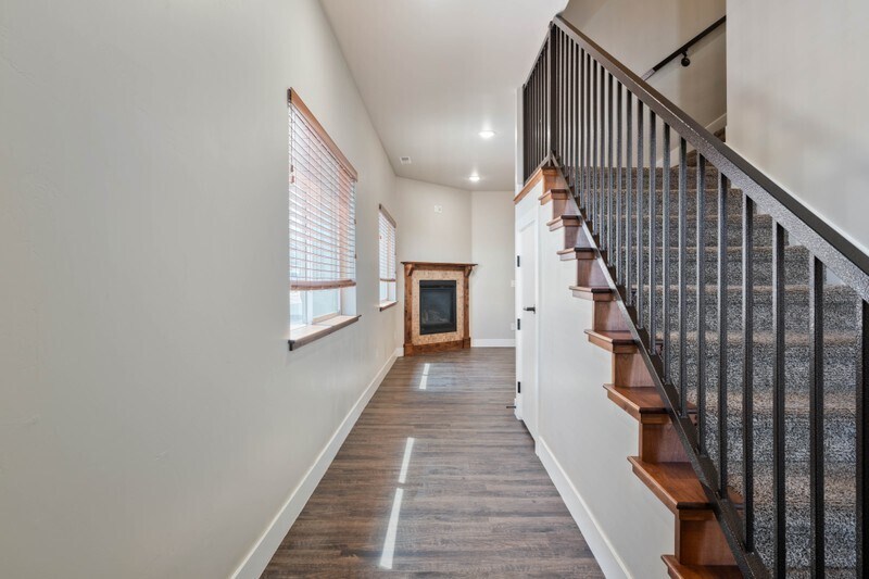 Building Photo - 280 W 2100 N