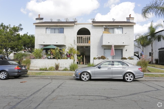 Building Photo - 8071 CONSTANTINE Dr