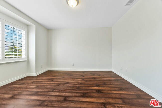 Building Photo - 2909 Venezia Ln