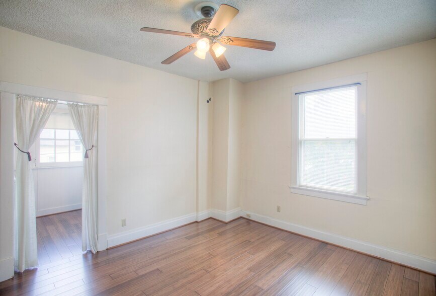 Building Photo - 250 Ellis St