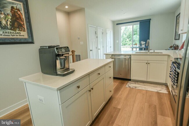 Building Photo - Tanyard Shores Glen Burnie Townhouse