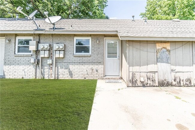 Building Photo - 1506 W Janda Dr