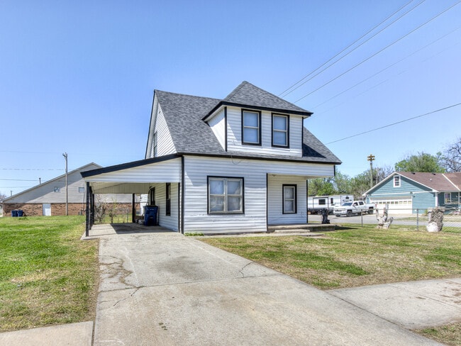 Primary Photo - 145 N L Ave