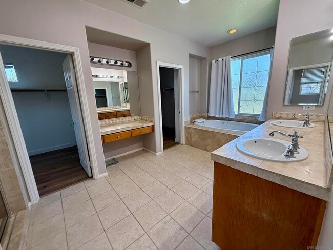 Building Photo - 2130 Pamplona Ct