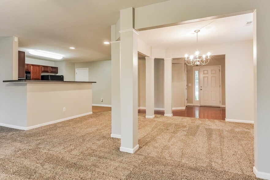 Building Photo - 3783 Burtons Barn St