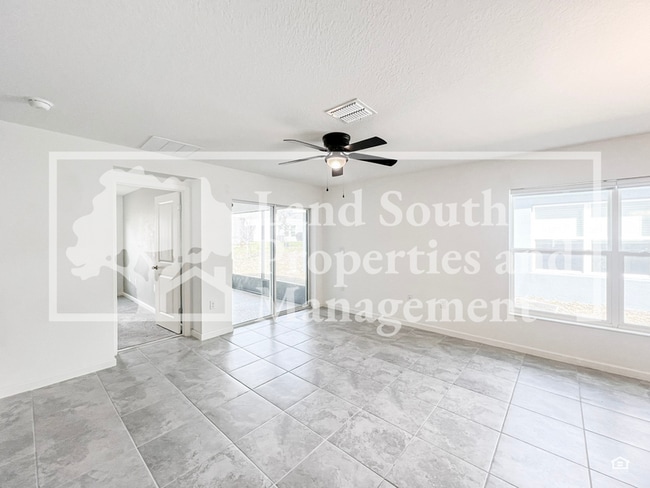 Building Photo - 4811 Rigging St