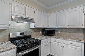 Building Photo - "Charming 3-Bed Retreat with Cozy Fireplace on Blue Spruce Drive - Your Perfect Shreveport Haven!"