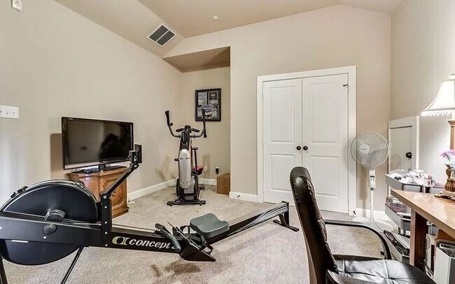 Building Photo - Upscale living in this fabulous Townhome!