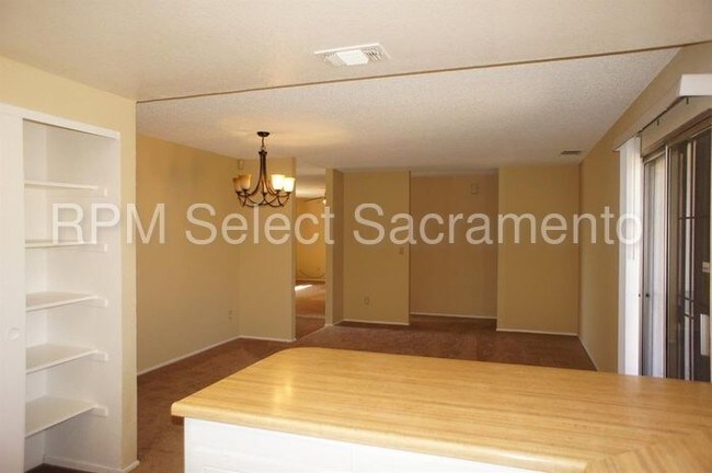 Building Photo - 5277 Eden View Dr