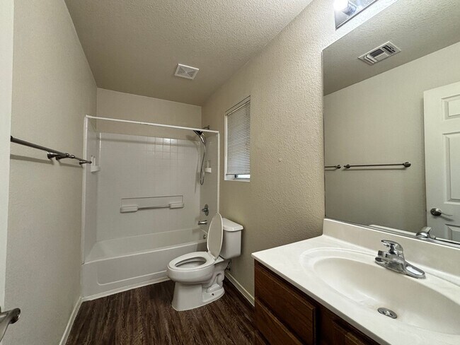 Building Photo - 1051 W Sea Lion Dr