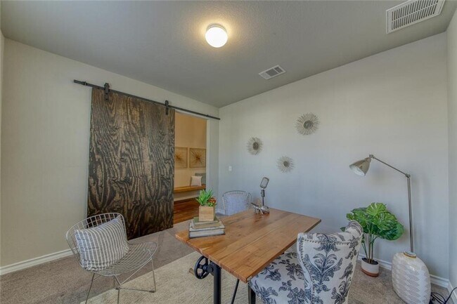 Building Photo - 173 Flexus Ln