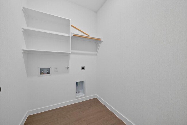 Building Photo - 328 Rockies Rd