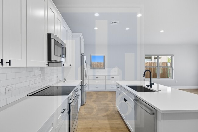 Building Photo - 16412 Enamorado Rd