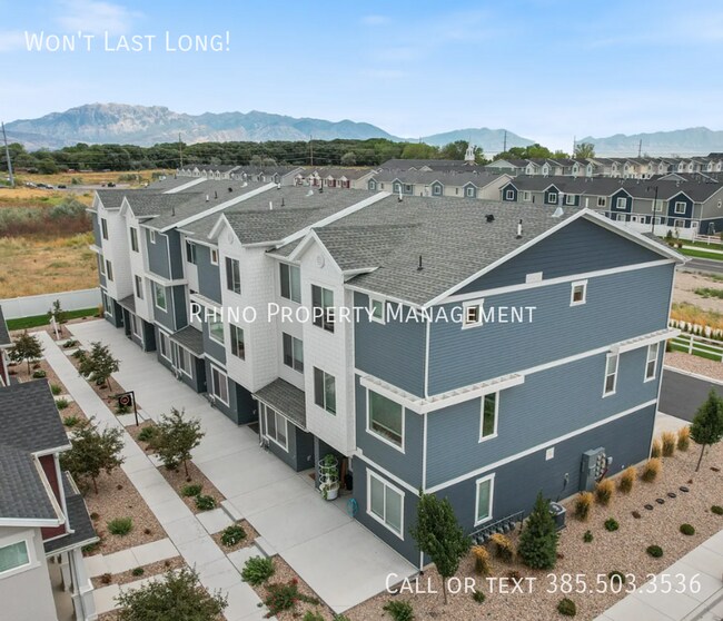 Building Photo - 1092 E Vessel Ct