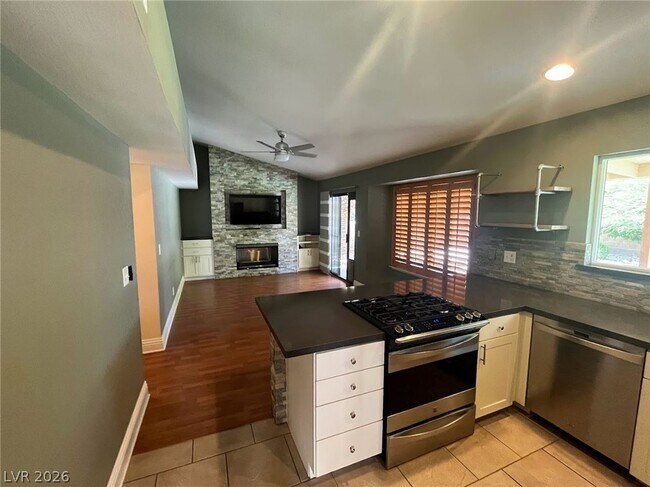 Building Photo - 7997 Flametree Ct