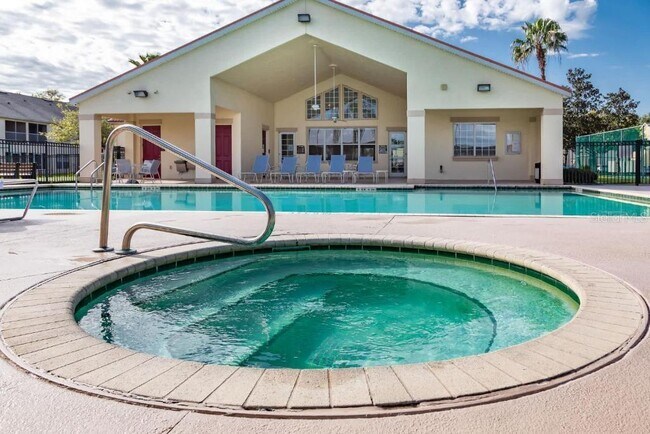 Building Photo - 2798 Club Cortile Cir