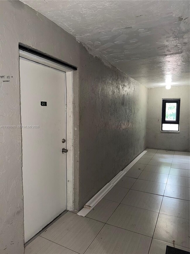 Building Photo - 7640 Kimberly Blvd