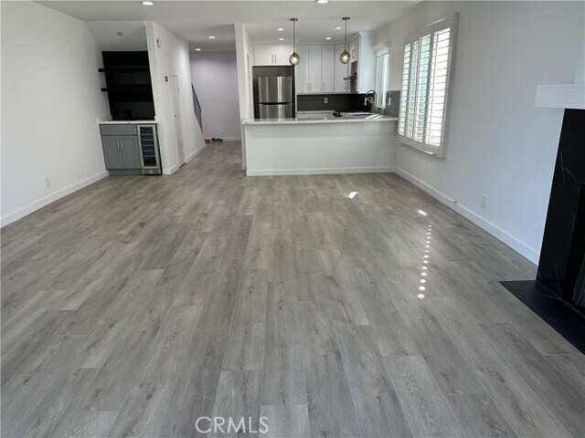 Building Photo - 11438 Moorpark St