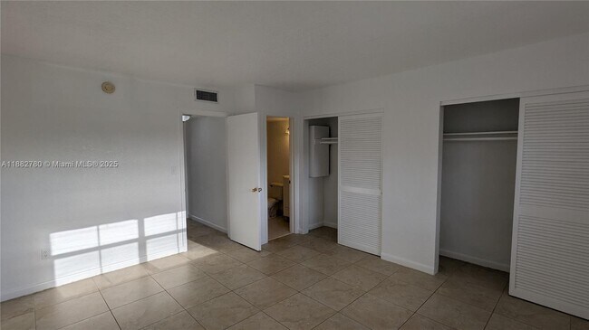 Building Photo - 8650 SW 67th Ave