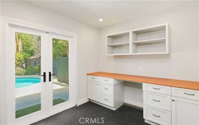 Building Photo - 933 W Riviera Dr