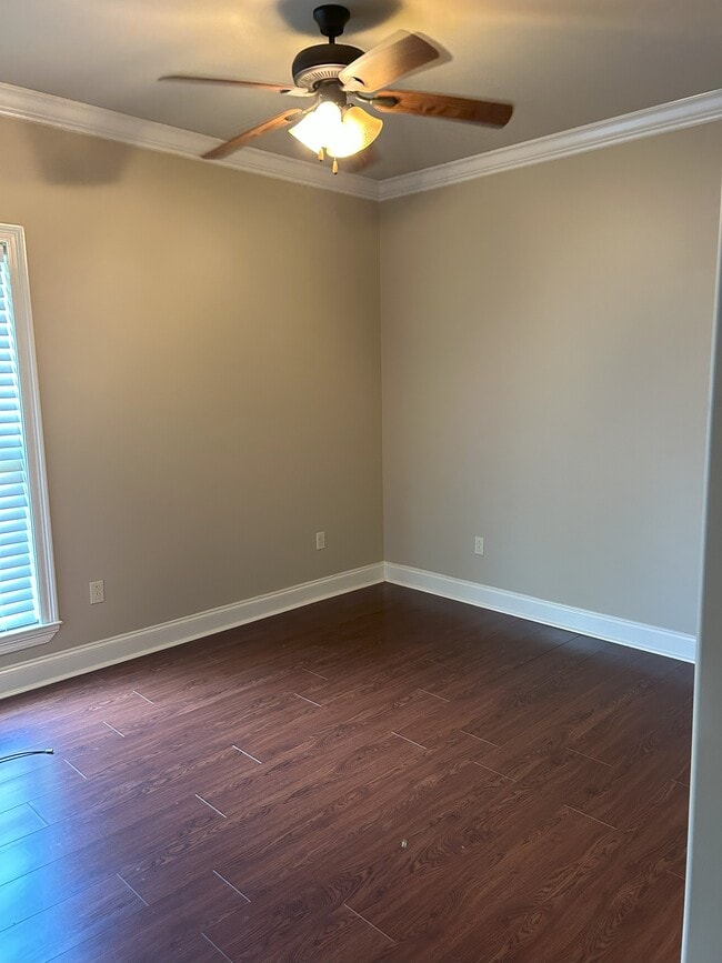 Building Photo - 102 Overbrook Dr