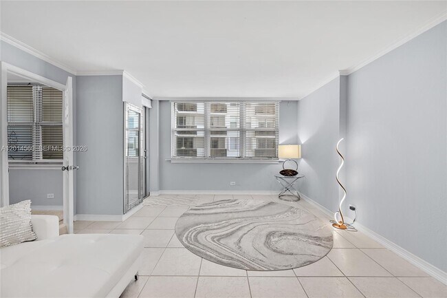 Building Photo - 6039 Collins Ave
