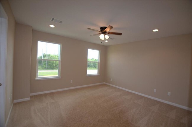 Building Photo - 17145 Wilthorne Garden Ct