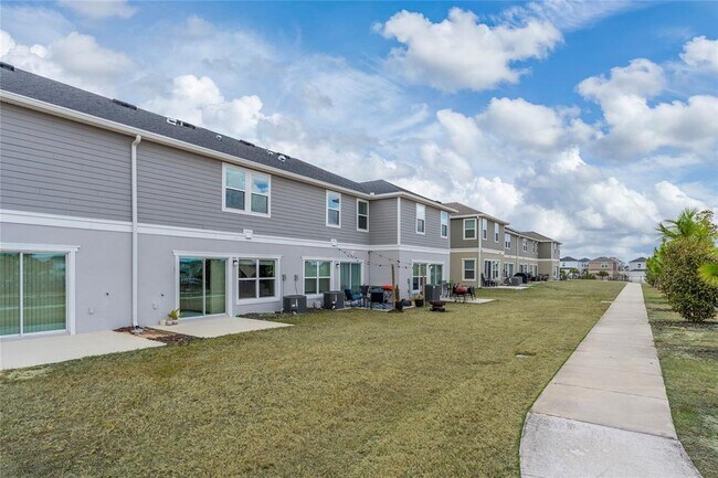 Building Photo - 697 Stoney Pointe Cir