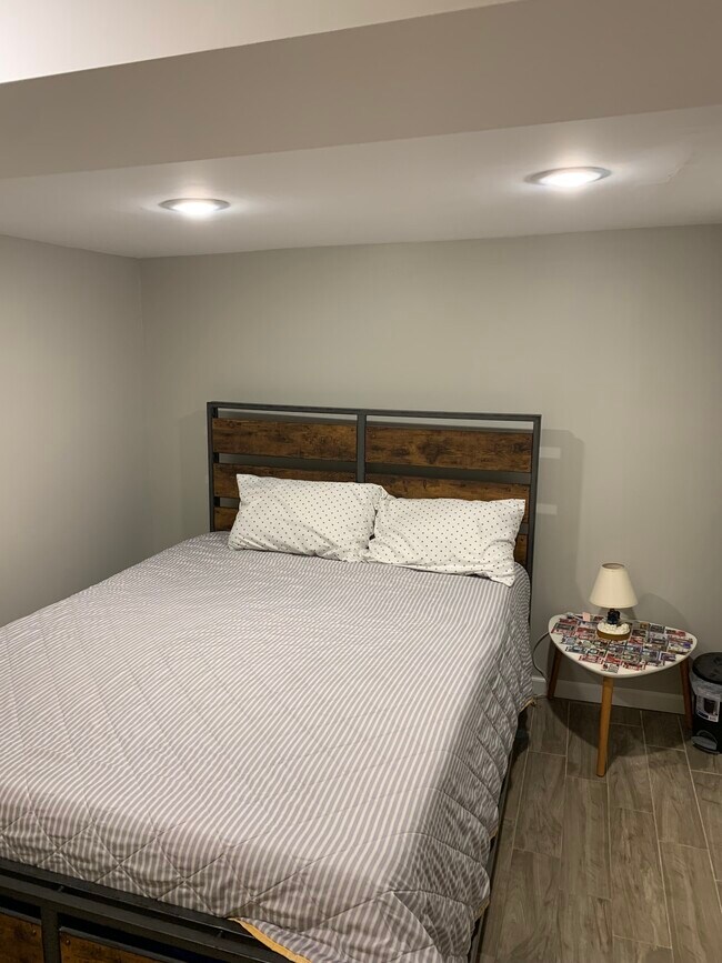 Bedroom - 2122 Kenilworth Ave