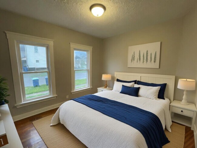 Building Photo - 530 Rosemont Ct NW