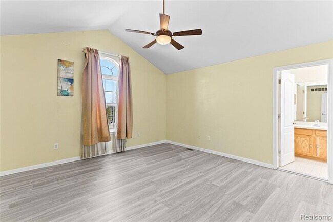 Building Photo - 30575 Hogan Ln